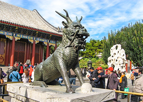 Bronze dragon in front of the hall